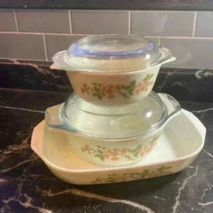 3  piece 
Pyrex England Lisa
Cherry Blossom